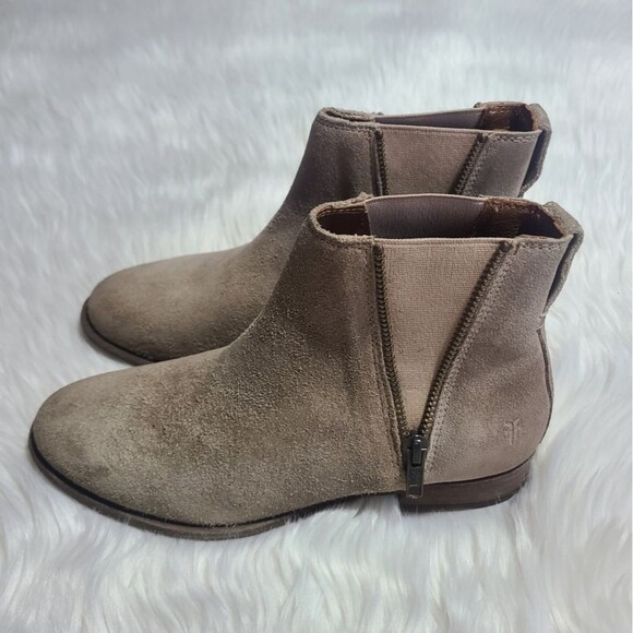 NWOB|Frye Carly Ash Suede Chelsea Ankle Bootie, 7 - Picture 4 of 13